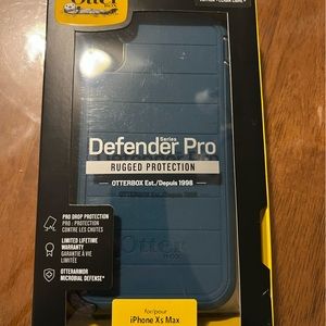 Otterbox defender max iPhone XS Max with screen protectors